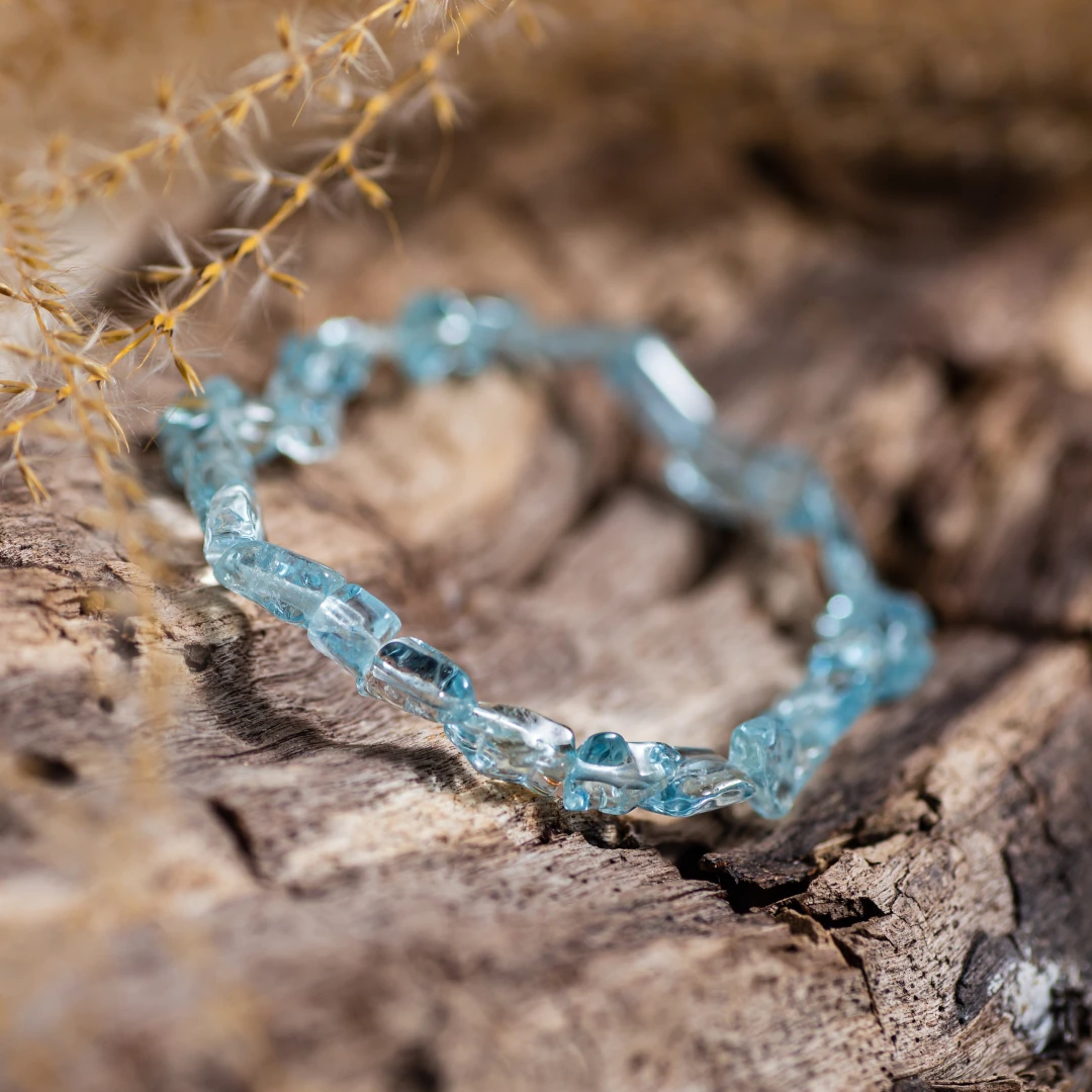 bracelet baroque en aigue marine althea bracelet baroque en aigue marine althea