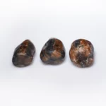 chiastolite pierre roulee4.webp