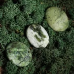 chrysoprase pierre roulee1.webp