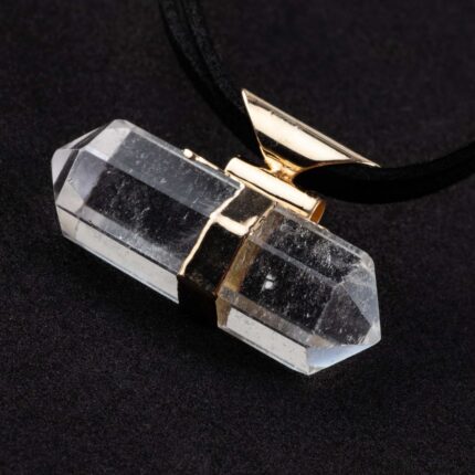 collier cristal de roche artisanat3 1 scaled 1.jpg