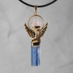 cyanite ange pendentif dore2 1 scaled 1.jpg