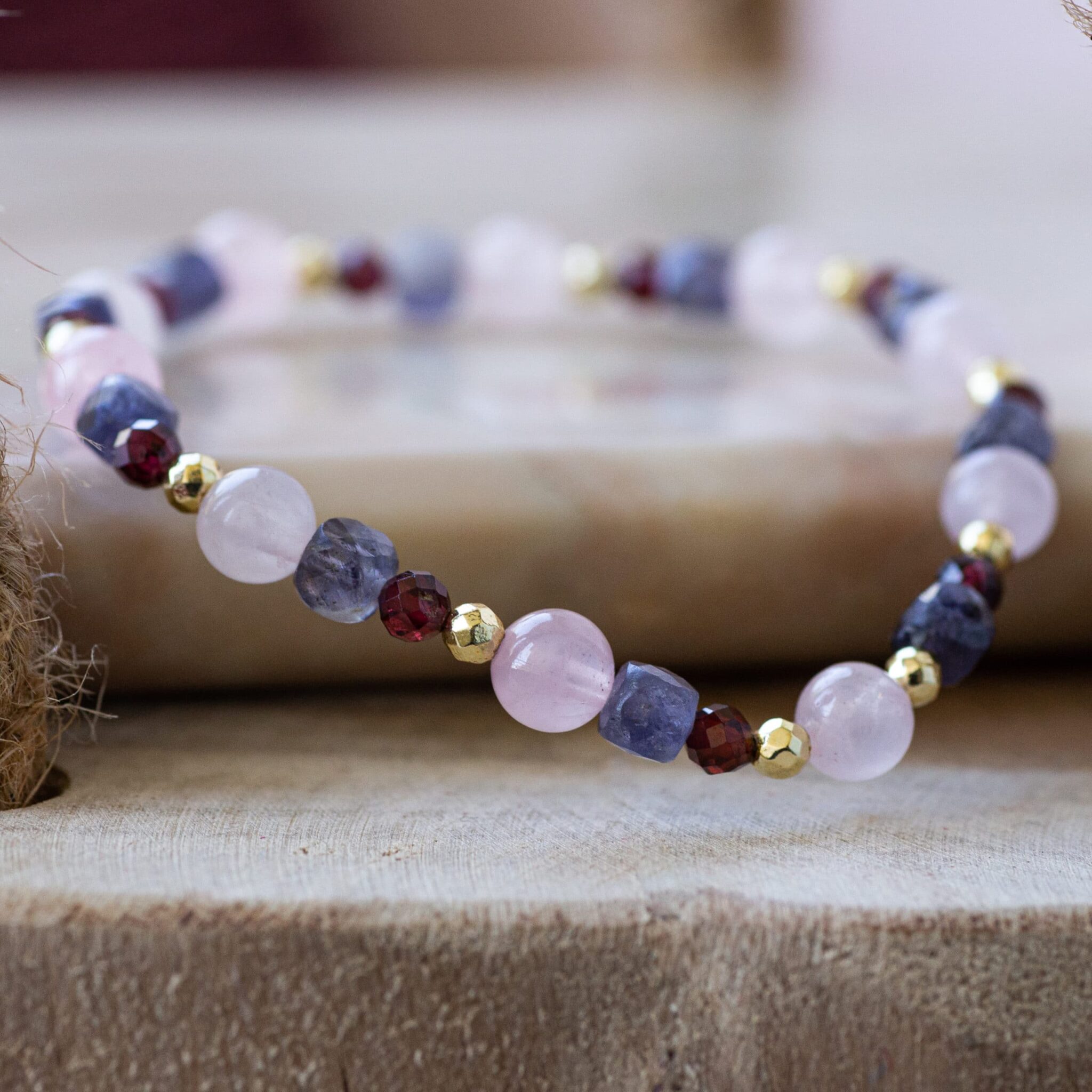 bracelet iolite, quartz rose & grenat lovie bracelet iolite, quartz rose & grenat lovie