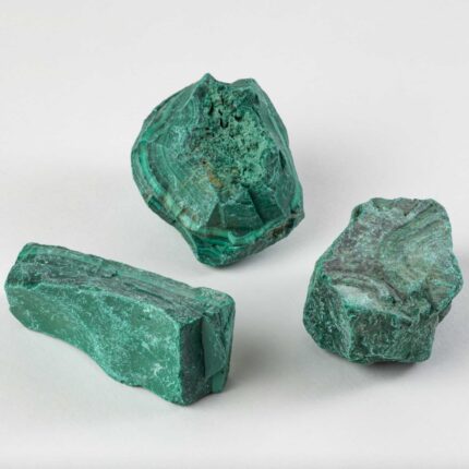 malachite pierre brute 1 scaled 1.jpg