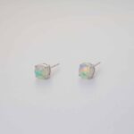 opales boucles oreilles rondes4 scaled 1.jpg