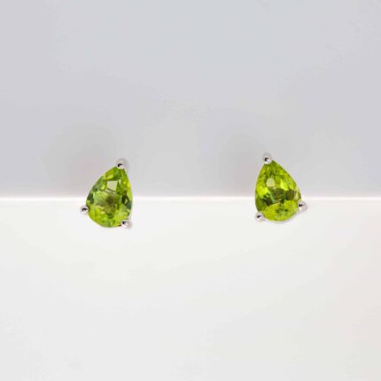 peridot poire boucles oreilles2 scaled 1.jpg