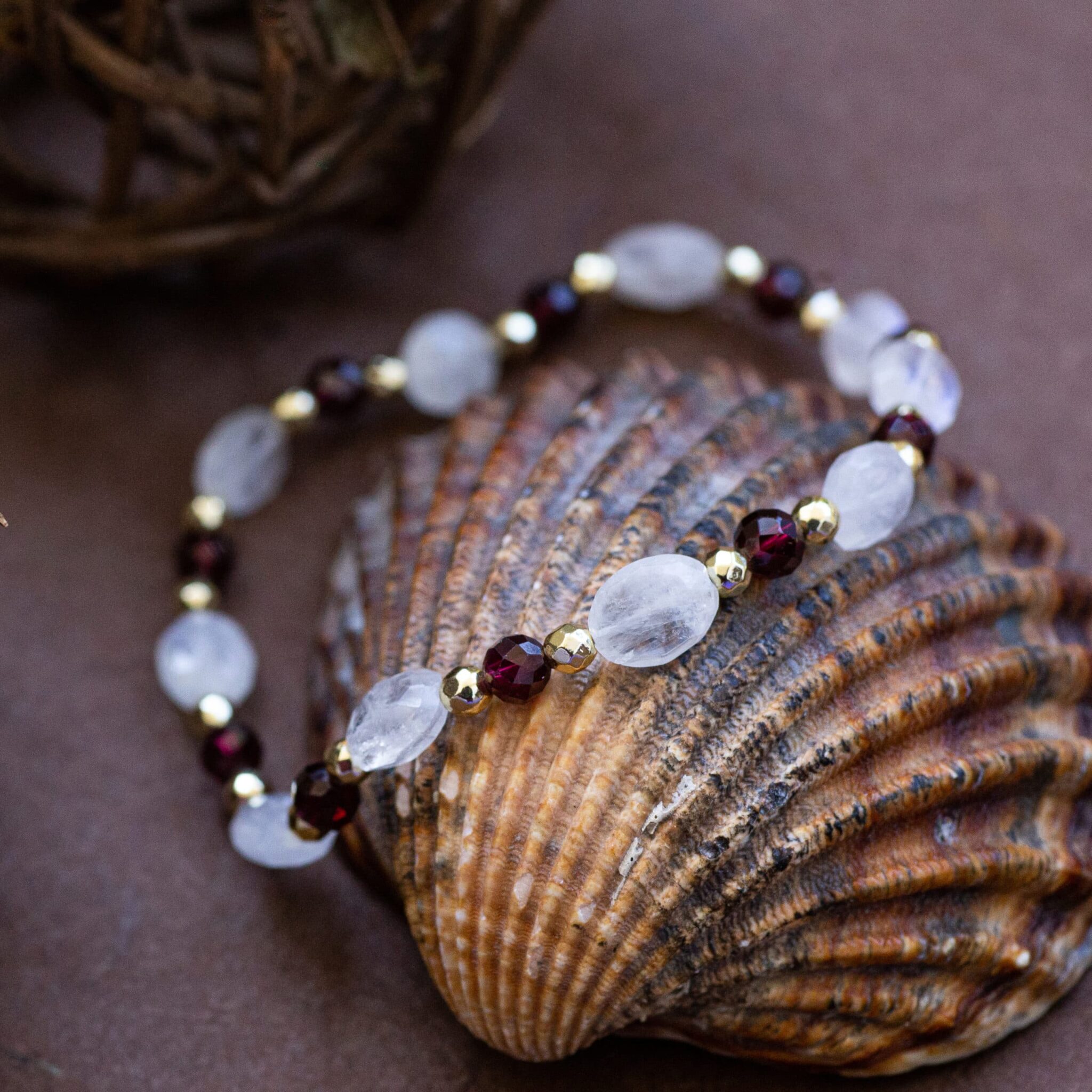 bracelet pierre de lune & grenat selen bracelet pierre de lune & grenat selen