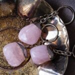 quartz rose porte cles argent2 1 scaled 1.jpg