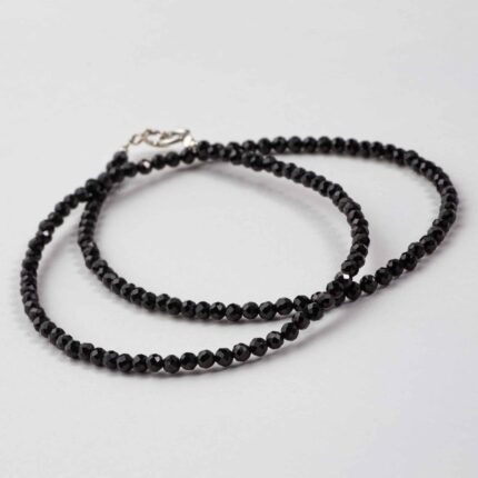 spinelle collier 3mm2 1 scaled 1.jpg