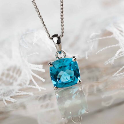 topaze bleue pendentif