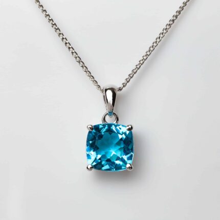 topaze carre pendentif2 scaled 1.jpg