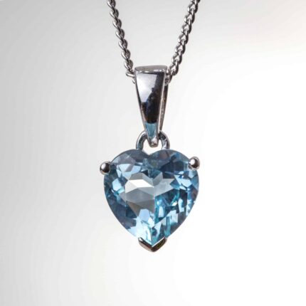 topaze coeur pendentif2 1 scaled 1.jpg